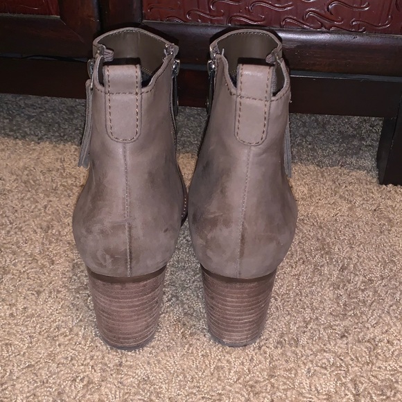 Blondo Vegas Waterproof Bootie - Picture 4 of 9